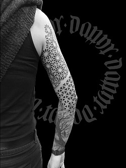 tattoo danny dresden fiebig mistfink dotwork pattern mandala