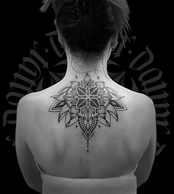 Mandala Dotwork Danny Fiebig Tattoo Dresden Dannyefpunkt mistfink Tätowierung